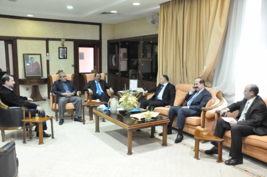 رئيس جامعة الزرقاء يستقبل وفداً من جمعية المذيعين الأردنيين